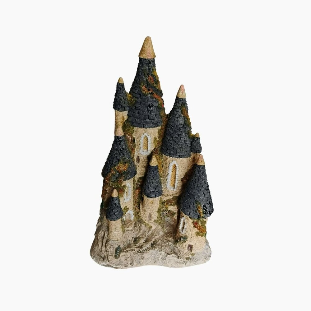 David Winter Fairytale Castle Figurine 1982 Handpainted Signed Monique Walton - Picture 1 of 7